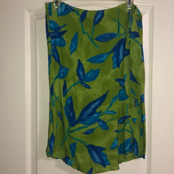 2 PIECE LONG TOP AND SKORT - Picture 5 of 8